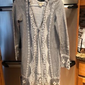 Lucky brand gray with white Aztec print sweater